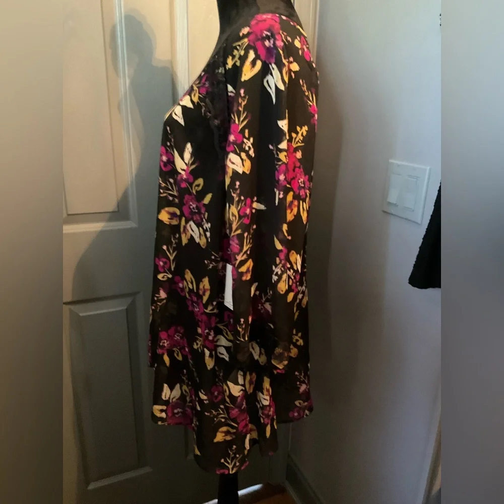 Jessica Simpson Maternity XL black floral sheer overlay - Picture 4 of 11